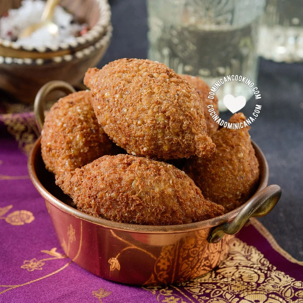 Quipes or Kipes [Video+Recipe] Dominican Kibbeh