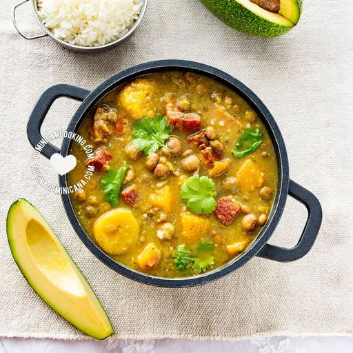 Sancocho de Guandules [Video+Recipe] Pigeon Peas & Pork Stew
