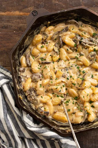 Ñoquis cremosos con champiñones