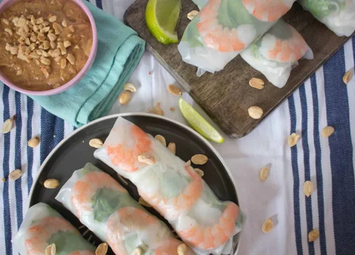 Rollitos vietnamitas de camarones en papel de arroz