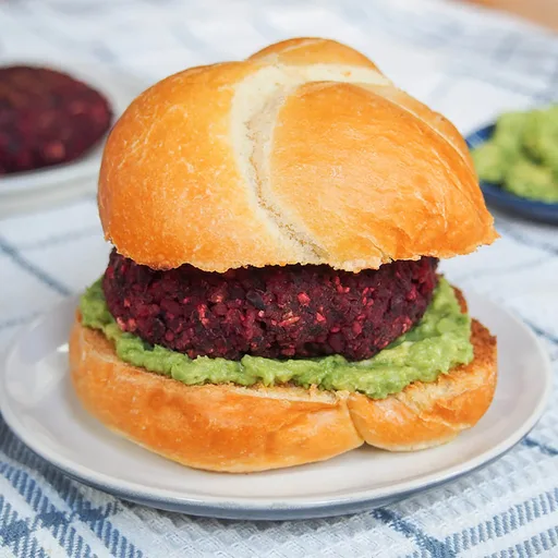 Black bean beet burger