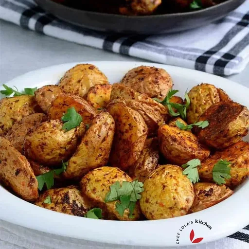 Patatas nuevas en freidora de aire