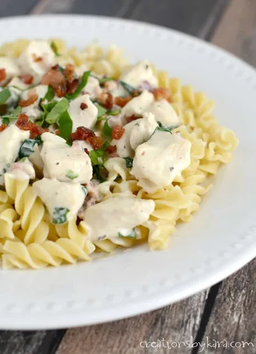 Chicken Alfredo with Bacon and Spinach