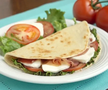 Piadina (Italian Flatbread Sandwichs)