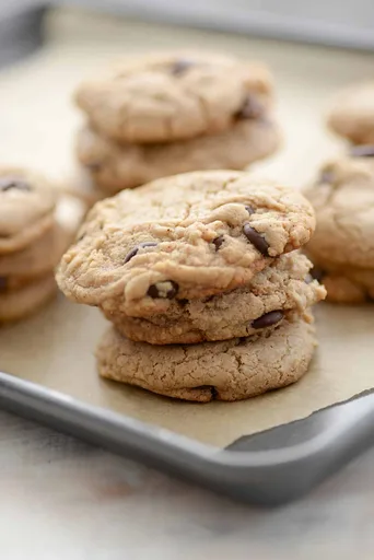 The BEST vegan and gluten-free chocolate chip cookies