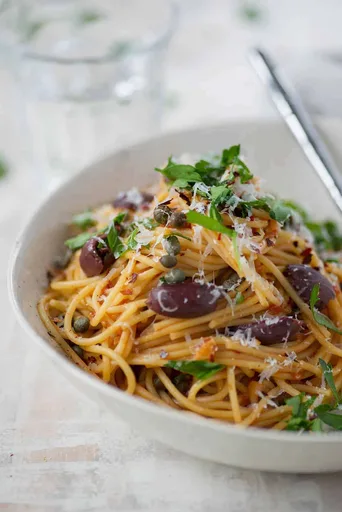 One Pot Pasta Puttanesca