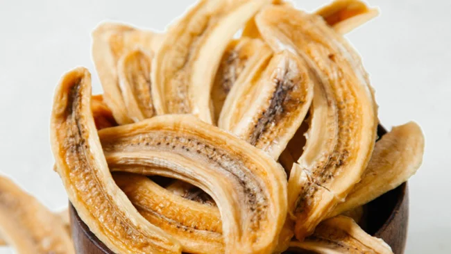 Plátanos machos fritos en freidora de aire, con muy poquito aceite y en 20 minutos