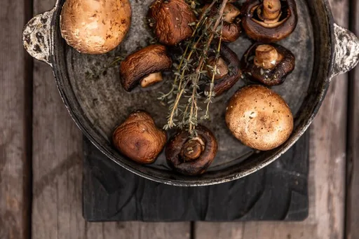 Portobello y calabacitas salteadas. Receta fácil, rápida y muy saludable