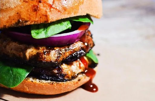Hamburguesa de portobello a la BBQ. Receta vegetariana muy fácil y deliciosa