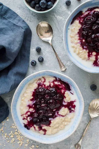 Banana Porridge With Blueberry Compote