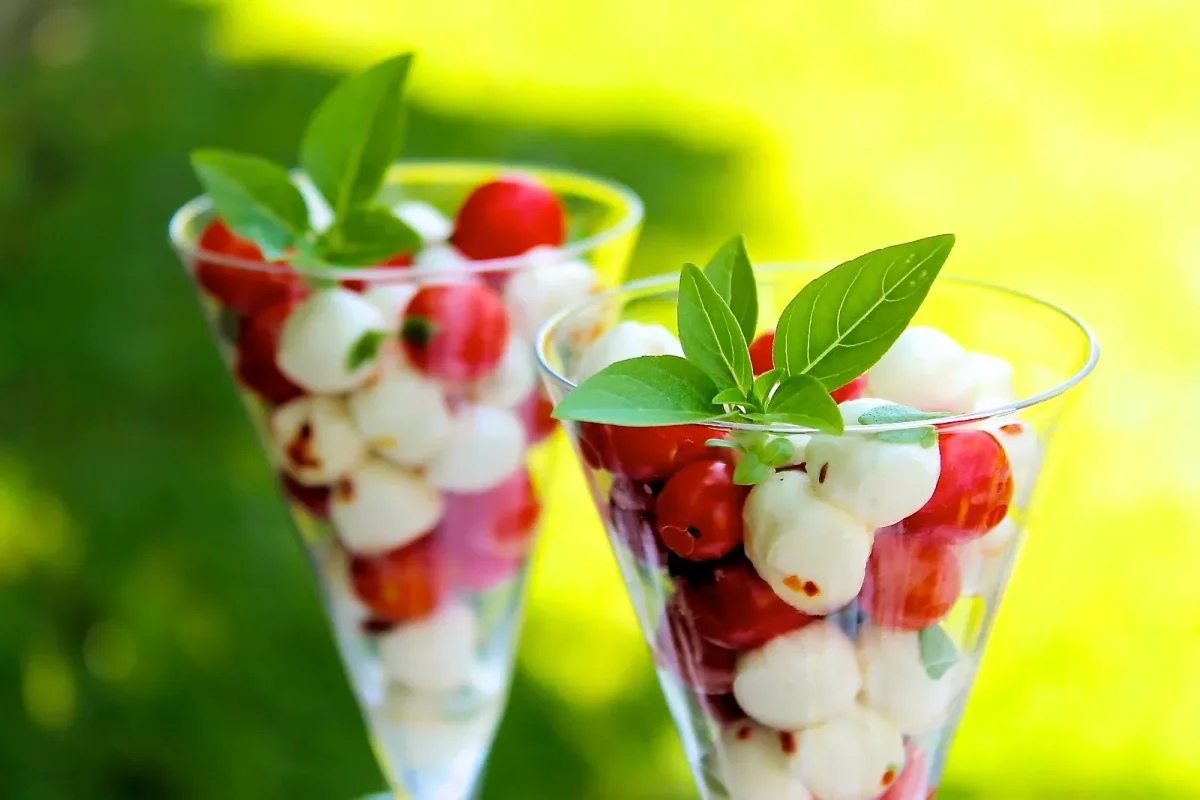 Mini caprese salad