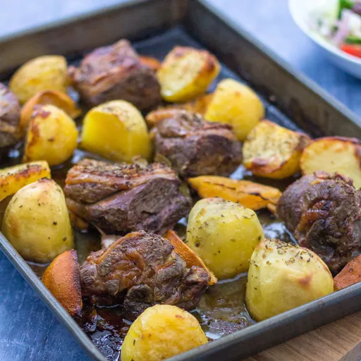 Cordero al horno estilo griego (Kleftiko)