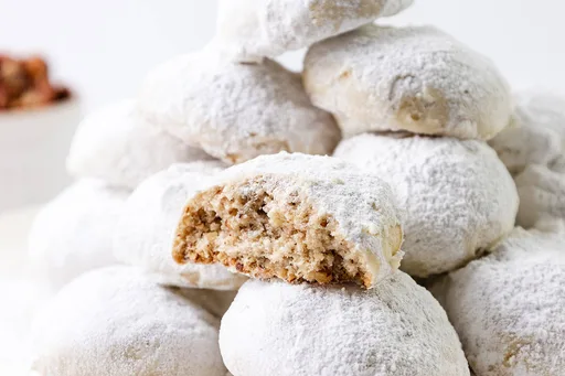 Snowball Cookies With Pecans