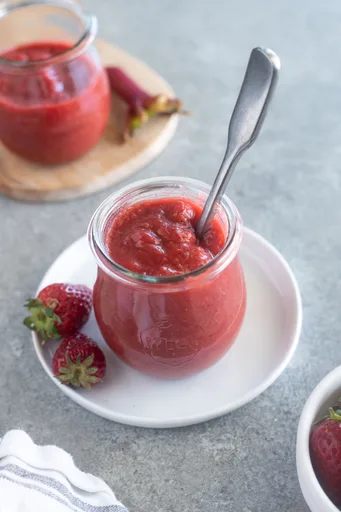 Mermelada casera de fresa y ruibarbo