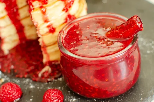 Raspberry Sauce with Champagne
