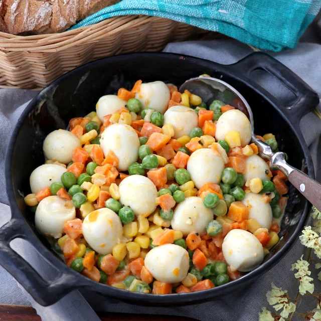 Mixed Vegetables with Quail Eggs