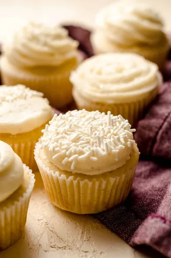 Moist Vanilla Cupcakes