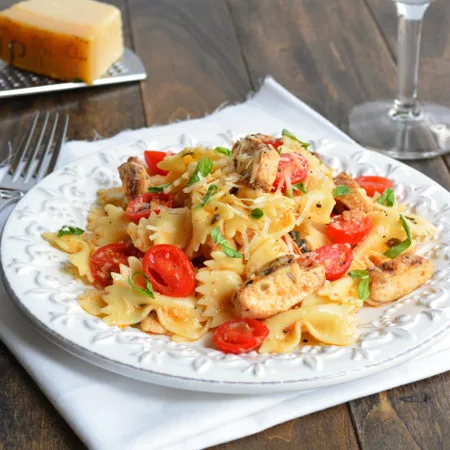 Ensalada de pasta con pollo a la parrilla
