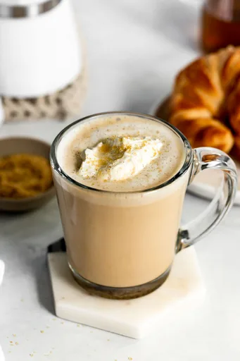 Homemade Vanilla Latte (5 Minutes!)