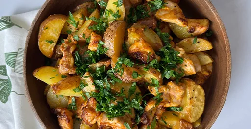 Pollo con paprika y papas al horno