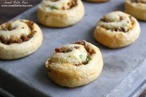Minipiruletas picantes de salchicha para el desayuno