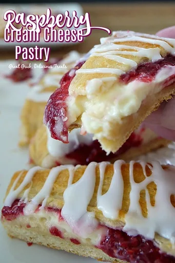 Pastel de queso crema y frambuesa