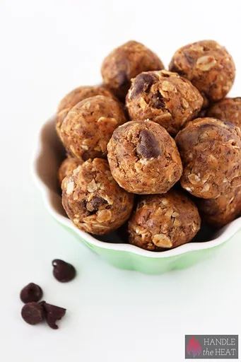 Peanut Butter Chocolate Energy Bites