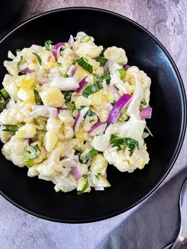 Ensalada vegana de patata y coliflor