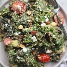 Receta de Ensalada de Col Rizada con Aliño de Tahini