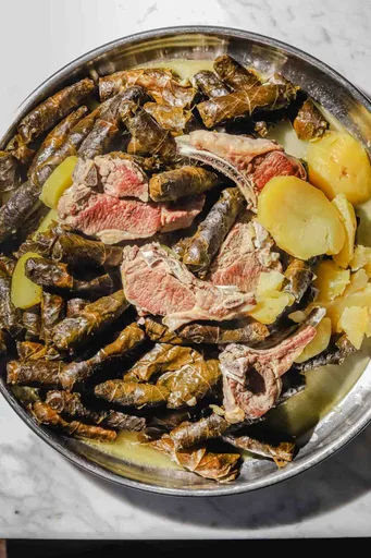 Hojas de parra rellenas