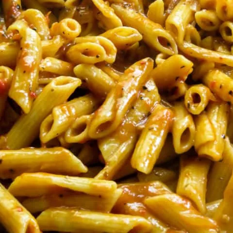 Pasta penne picante (penne all'arrabbiata)