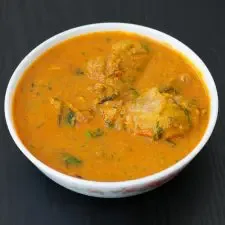 Curry de pollo Madras - Kari Kuzhambu