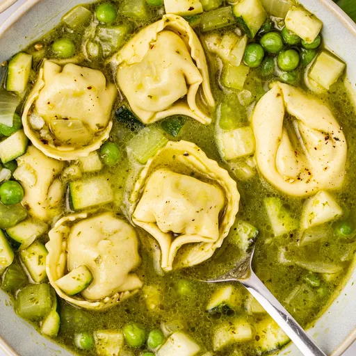 Pesto Tortellini soup (Green Minestrone)