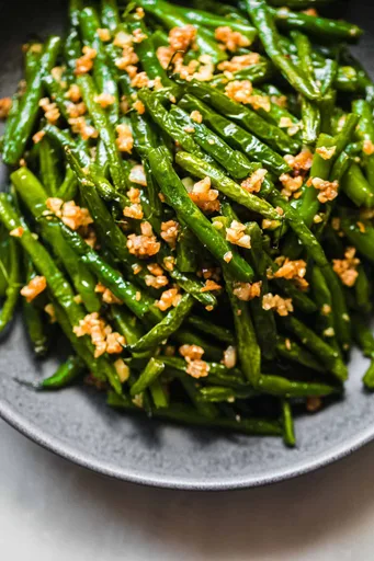 Crispy Green Beans with Garlic (Din Tai Fung Copycat)