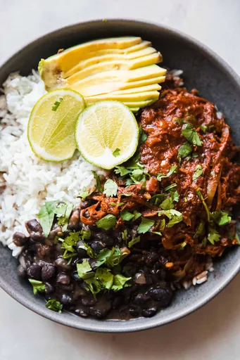 Receta de Ropa Vieja (Carne Desmenuzada Cubana)
