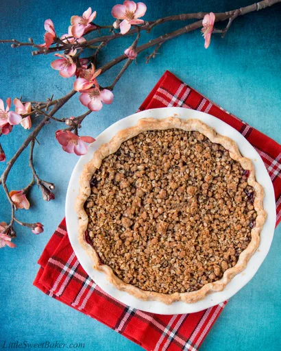 Cherry Crumble Pie
