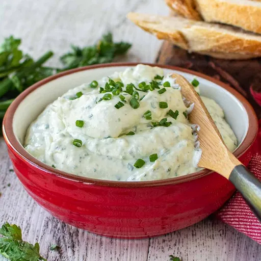 Receta de crema de queso con hierbas y ajo