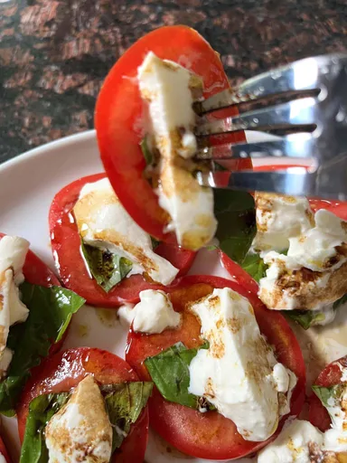 Tomato Burrata Salad