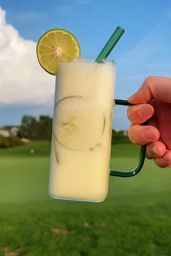 Limonada Brasileña (2 limas + 1 limón)