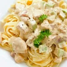 Tagliatelle with Chicken and Feta sauce