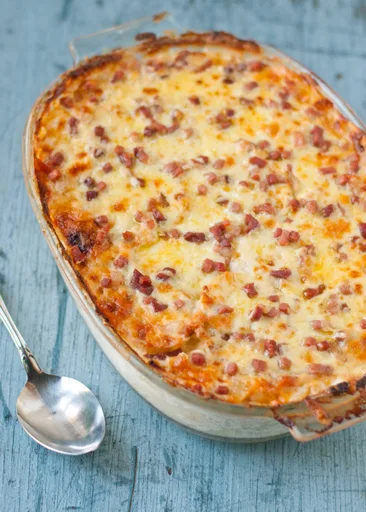 Gratín de patatas y manzanas con queso cheddar Skellig