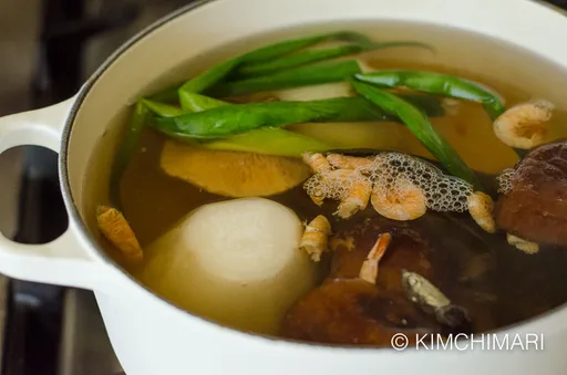 Caldo de anchoas (de sencillo a intenso)