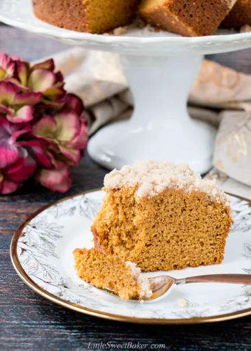 Pumpkin Spice Coffee Cake