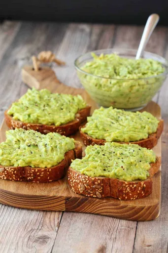 Tostada de aguacate