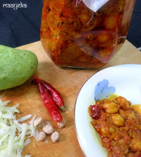 Aam Aur Chane Ka Achar ,Marwari style Mango Pickle