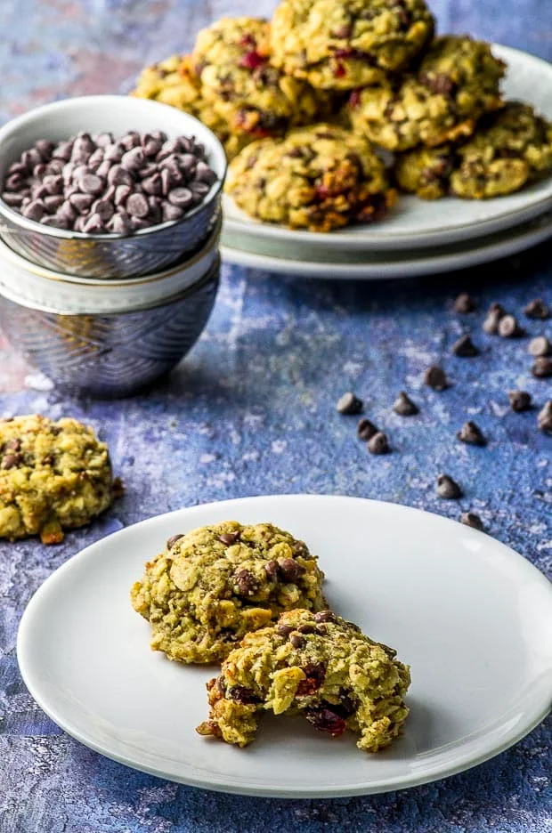 Cookies sans gluten à l’avocat, aux flocons d’avoine et aux pépites de chocolat