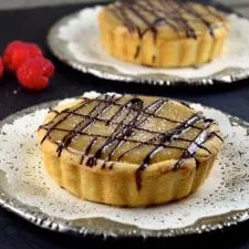 Vegan Chocolate Salted Caramel Tarts