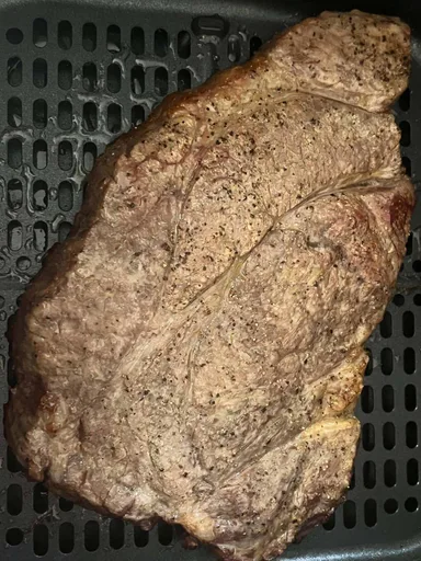 Bistec de aguja sin hueso en freidora de aire