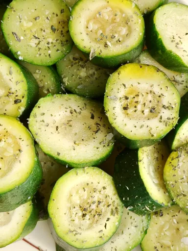 Zucchini salad (Κολοκυθοσαλάτα)