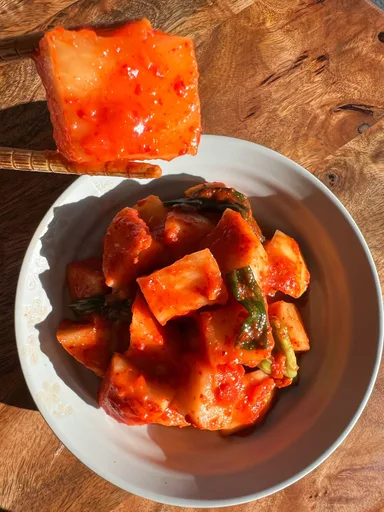 Diced radish kimchi (Kkakdugi)